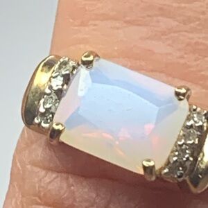 10kt Gold Opal Like Stone and Diamond Ring. Super pretty 😍